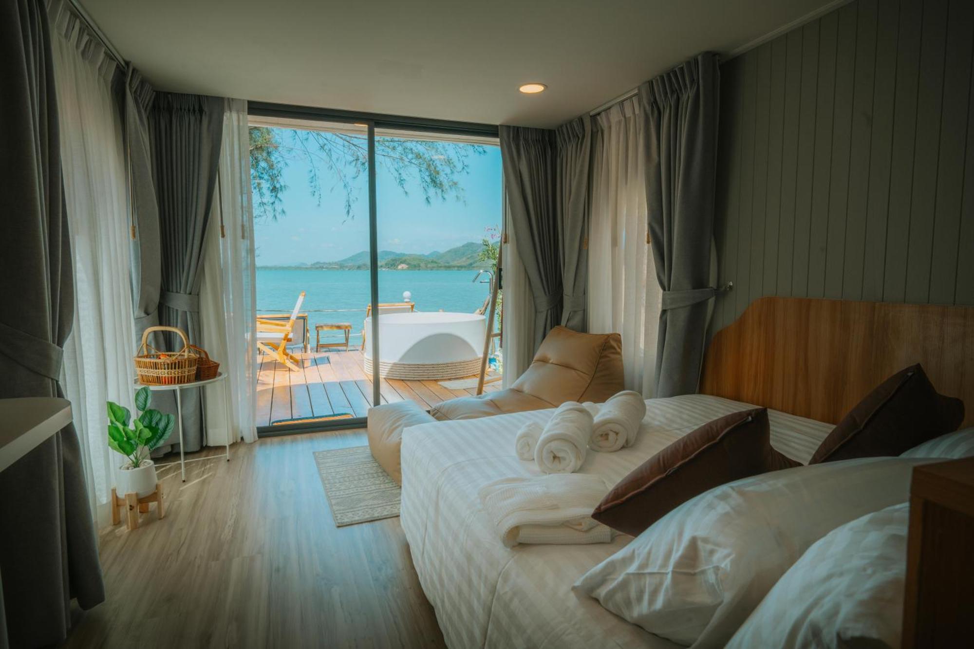 Sea Sand See Sky Beach Front Resort Phuket Eksteriør billede